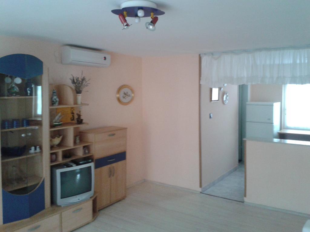 Apartmani Mira Vir Luaran gambar