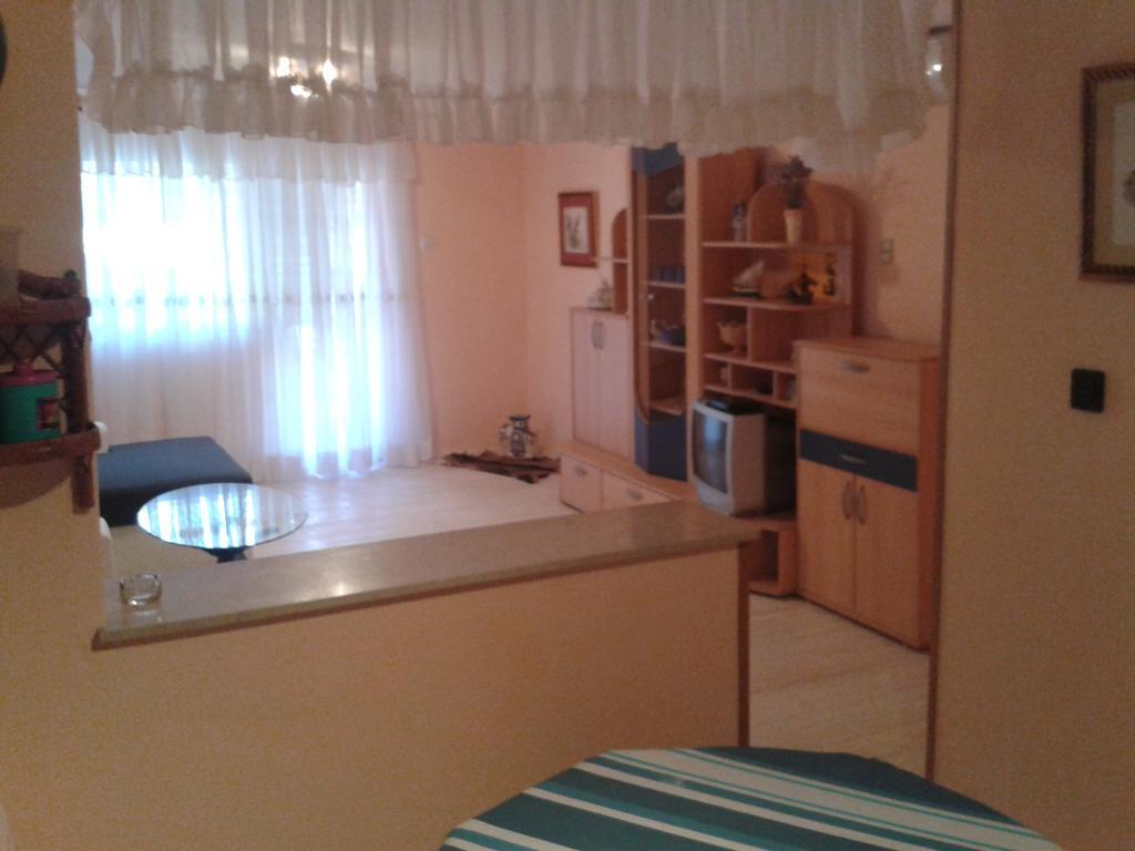 Apartmani Mira Vir Luaran gambar
