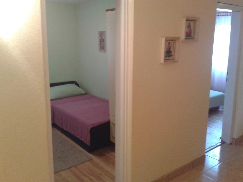 Apartmani Mira Vir Luaran gambar